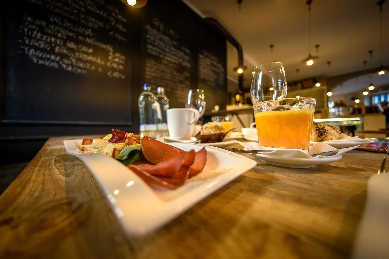 Bed & Breakfast Eco Rooms&Breakfast Tirano